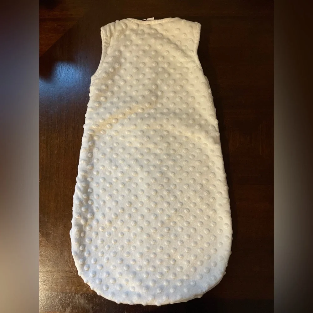 Chick Pea | white fuzzy warm sleep sack with owl | 6-9 mo